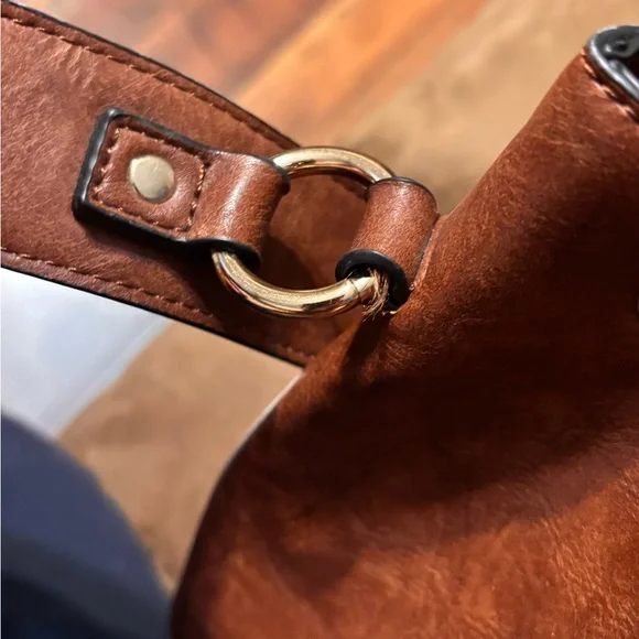 Elegant Brown Faux Leather Fringe Bucket Shoulder Bag - Picture 5 of 16